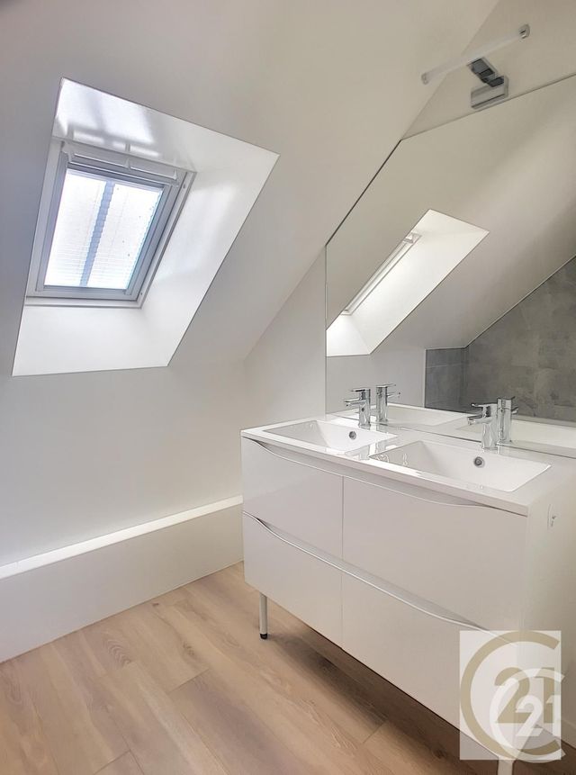 Maison &agrave; louer - 4 pi&egrave;ces - 74,95 m2 - Compiegne - 60 - PICARDIE