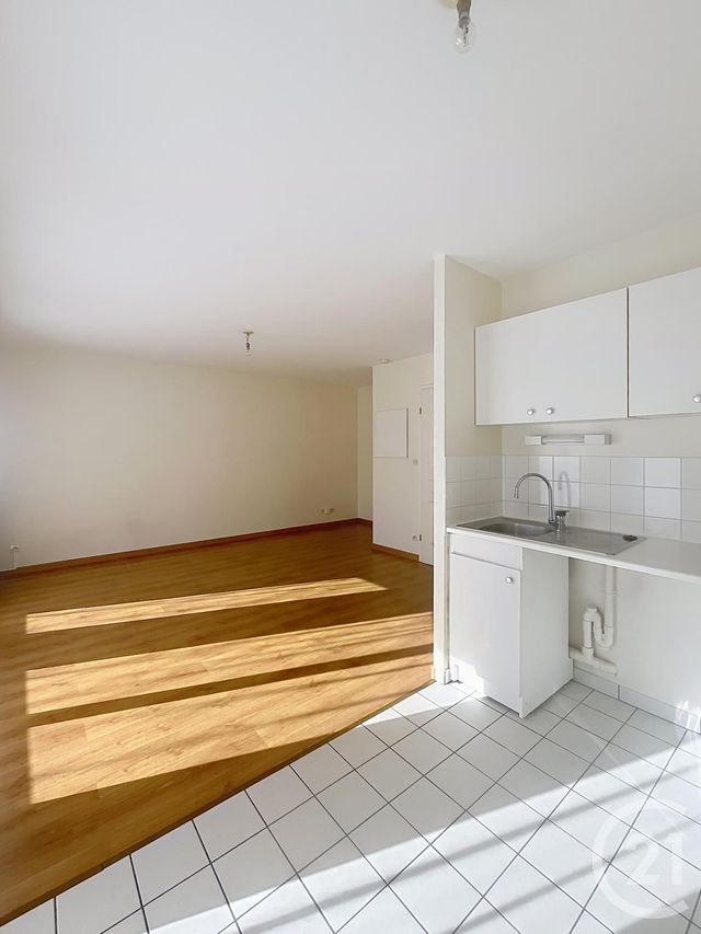 Appartement F1 &agrave; louer - 1 pi&egrave;ce - 29,70 m2 - Compiegne - 60 - PICARDIE