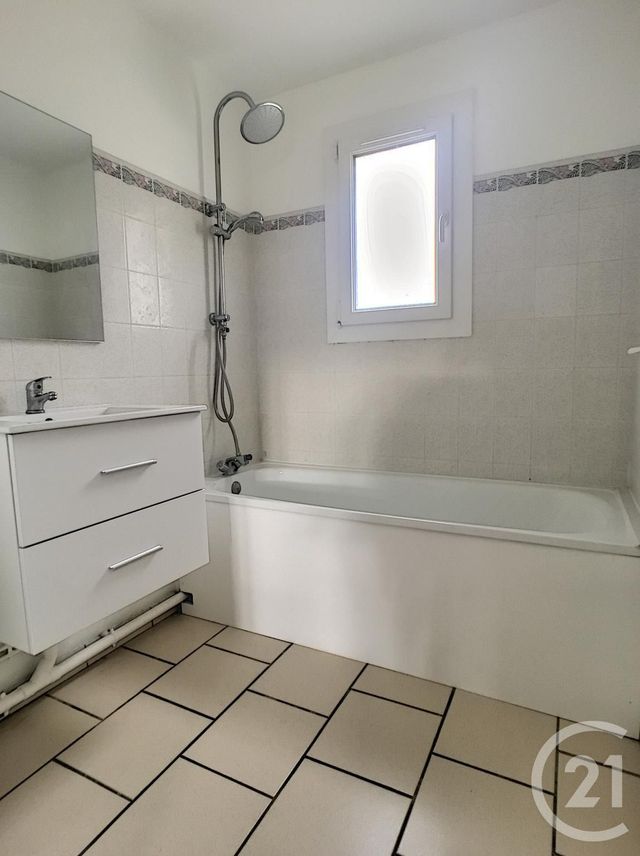 Appartement F2 &agrave; louer - 2 pi&egrave;ces - 30,50 m2 - Lacroix St Ouen - 60 - PICARDIE