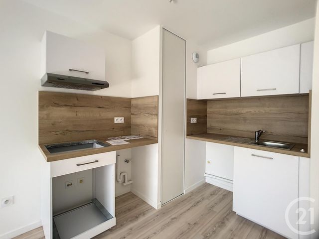 Appartement F2 &agrave; louer - 2 pi&egrave;ces - 50,09 m2 - Compiegne - 60 - PICARDIE