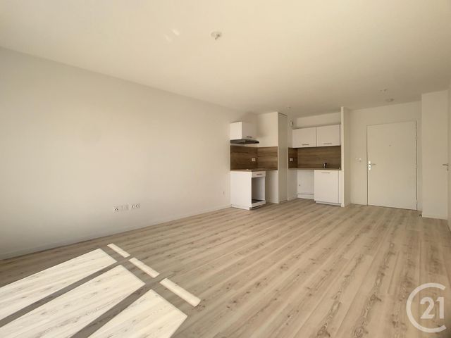 Appartement F2 &agrave; louer - 2 pi&egrave;ces - 50,09 m2 - Compiegne - 60 - PICARDIE