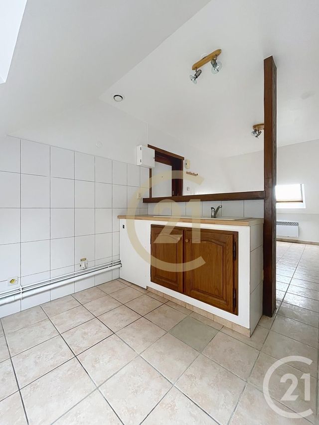 Appartement F3 &agrave; louer - 3 pi&egrave;ces - 41,44 m2 - Pierrefonds - 60 - PICARDIE