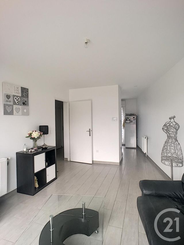 Maison &agrave; louer - 3 pi&egrave;ces - 63,90 m2 - Lacroix St Ouen - 60 - PICARDIE