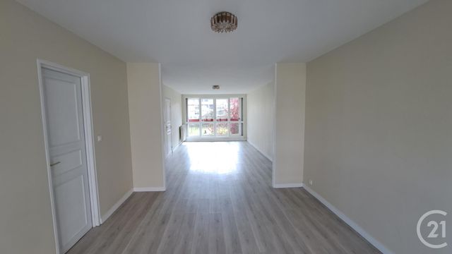 Appartement F5 &agrave; louer - 5 pi&egrave;ces - 96,97 m2 - Compiegne - 60 - PICARDIE