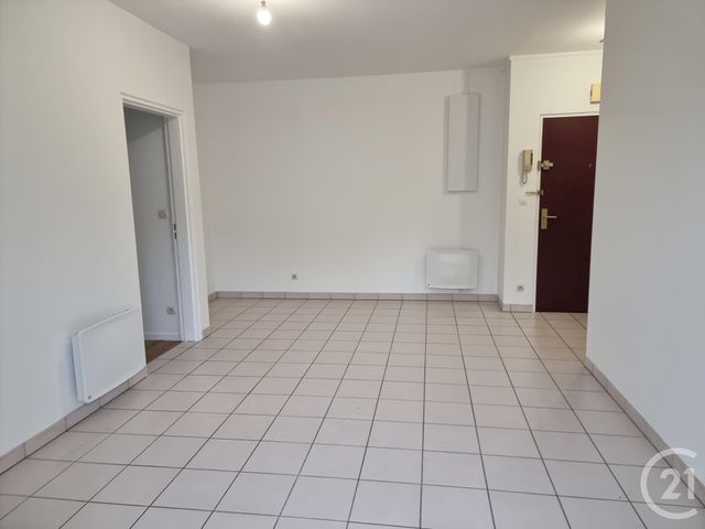 Appartement F3 &agrave; louer - 3 pi&egrave;ces - 55,69 m2 - Brie Comte Robert - 77 - ILE-DE-FRANCE
