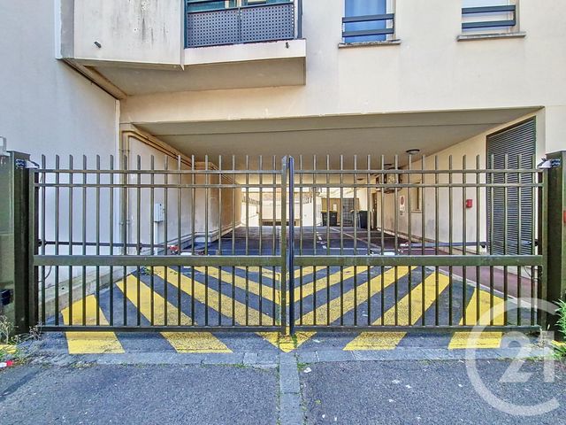 Parking &agrave; vendre - 26 m2 - Combs La Ville - 77 - ILE-DE-FRANCE