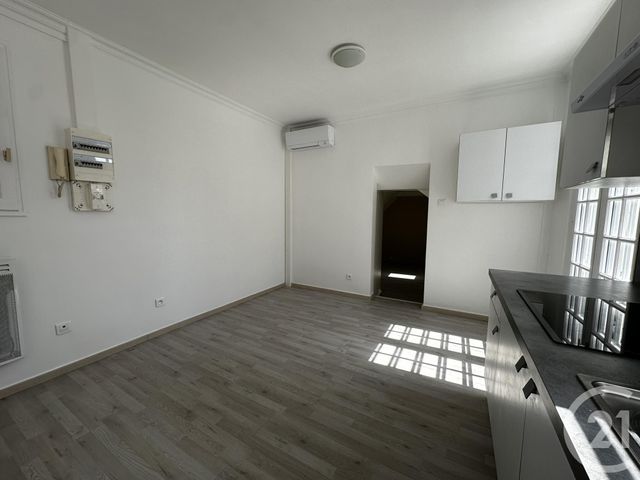 Appartement F1 &agrave; louer - 1 pi&egrave;ce - 21,89 m2 - Brie Comte Robert - 77 - ILE-DE-FRANCE