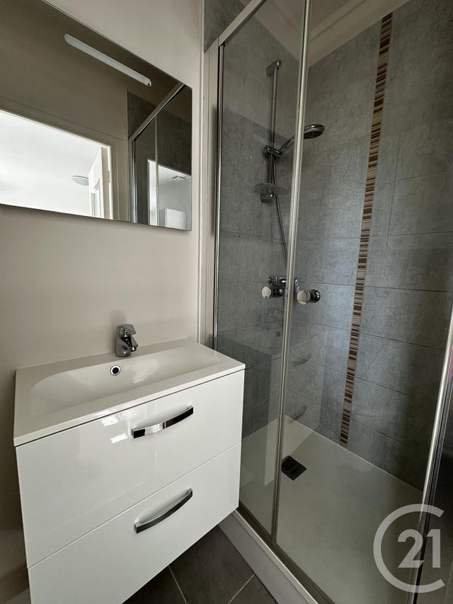 Appartement F1 &agrave; louer - 1 pi&egrave;ce - 21,89 m2 - Brie Comte Robert - 77 - ILE-DE-FRANCE