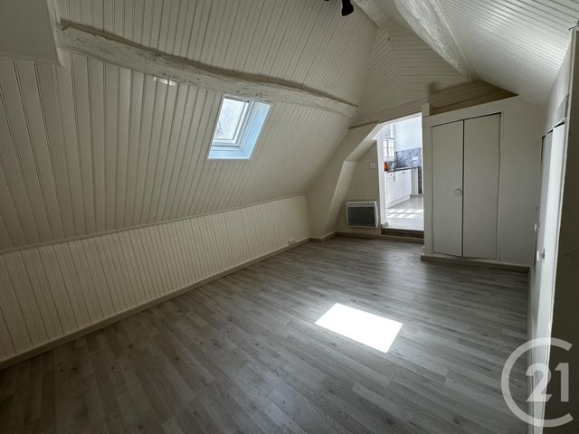 Appartement F1 &agrave; louer - 1 pi&egrave;ce - 21,89 m2 - Brie Comte Robert - 77 - ILE-DE-FRANCE