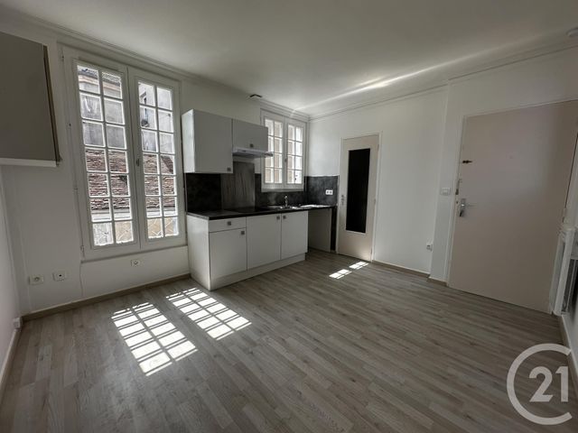 Appartement F1 &agrave; louer - 1 pi&egrave;ce - 21,89 m2 - Brie Comte Robert - 77 - ILE-DE-FRANCE