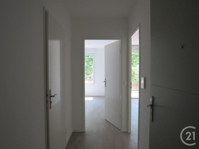 Appartement F2 &agrave; louer - 2 pi&egrave;ces - 43,27 m2 - Brie Comte Robert - 77 - ILE-DE-FRANCE