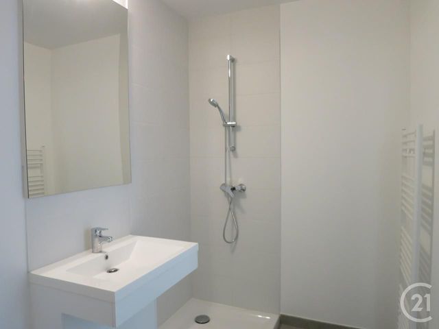 Appartement F2 &agrave; louer - 2 pi&egrave;ces - 43,27 m2 - Brie Comte Robert - 77 - ILE-DE-FRANCE