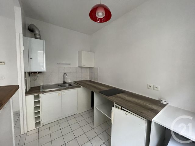Appartement F1 &agrave; louer - 1 pi&egrave;ce - 28,10 m2 - Brie Comte Robert - 77 - ILE-DE-FRANCE