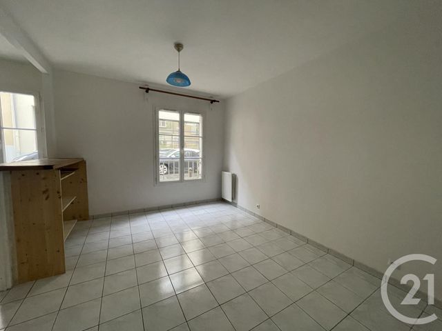 Appartement F1 &agrave; louer - 1 pi&egrave;ce - 28,10 m2 - Brie Comte Robert - 77 - ILE-DE-FRANCE