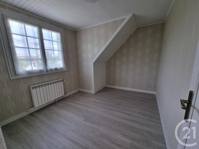 Maison &agrave; louer - 5 pi&egrave;ces - 93,05 m2 - Brie Comte Robert - 77 - ILE-DE-FRANCE