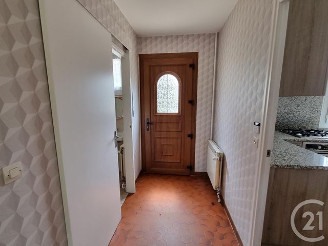 Maison &agrave; louer - 5 pi&egrave;ces - 93,05 m2 - Brie Comte Robert - 77 - ILE-DE-FRANCE