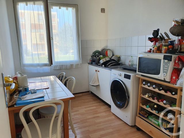 Appartement F2 &agrave; louer - 2 pi&egrave;ces - 41,65 m2 - Brie Comte Robert - 77 - ILE-DE-FRANCE