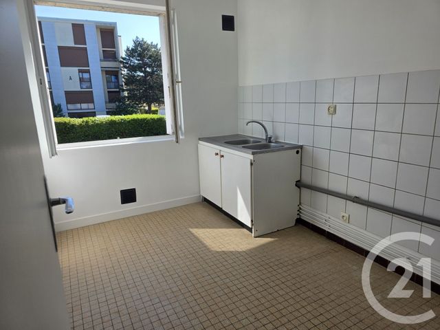 Appartement F2 &agrave; louer - 2 pi&egrave;ces - 41,65 m2 - Brie Comte Robert - 77 - ILE-DE-FRANCE