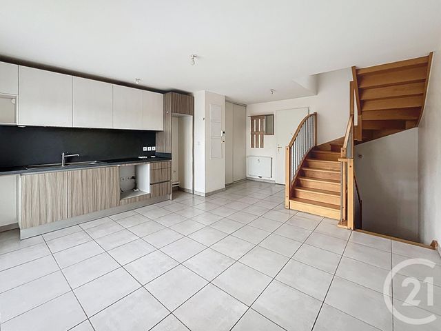 Appartement Triplex &agrave; vendre - 4 pi&egrave;ces - 68,91 m2 - Brie Comte Robert - 77 - ILE-DE-FRANCE
