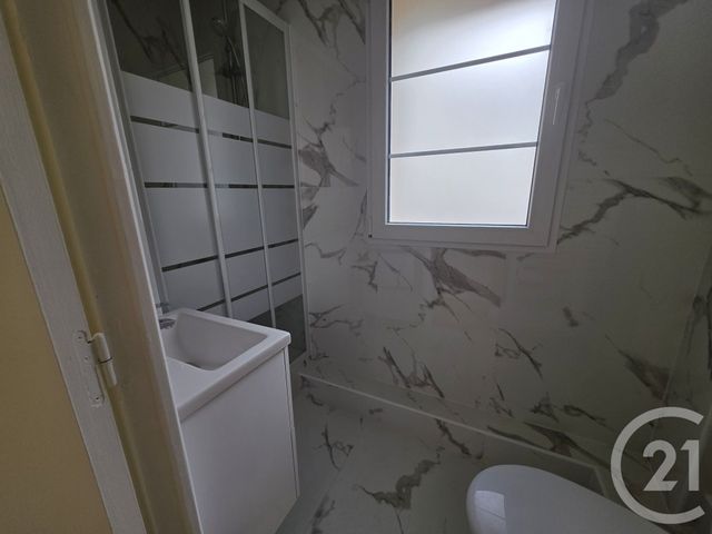 Appartement Studio &agrave; louer - 1 pi&egrave;ce - 27,35 m2 - Brie Comte Robert - 77 - ILE-DE-FRANCE