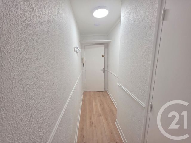 Appartement Studio &agrave; louer - 1 pi&egrave;ce - 27,35 m2 - Brie Comte Robert - 77 - ILE-DE-FRANCE