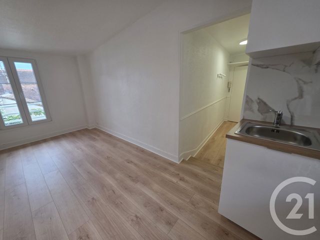 Appartement Studio &agrave; louer - 1 pi&egrave;ce - 27,35 m2 - Brie Comte Robert - 77 - ILE-DE-FRANCE
