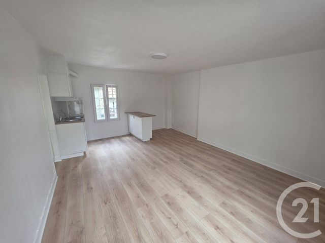 Appartement Studio &agrave; louer - 1 pi&egrave;ce - 27,35 m2 - Brie Comte Robert - 77 - ILE-DE-FRANCE
