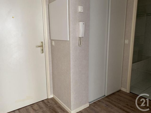 Appartement F1 &agrave; louer - 1 pi&egrave;ce - 26,70 m2 - Brie Comte Robert - 77 - ILE-DE-FRANCE