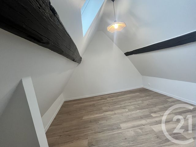 Appartement T1 &agrave; louer - 1 pi&egrave;ce - 35,84 m2 - Brie Comte Robert - 77 - ILE-DE-FRANCE