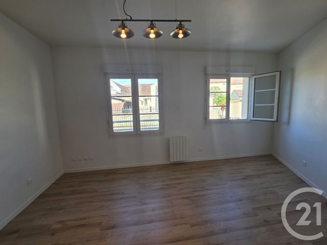 Appartement Studio &agrave; louer - 1 pi&egrave;ce - 24,32 m2 - Brie Comte Robert - 77 - ILE-DE-FRANCE