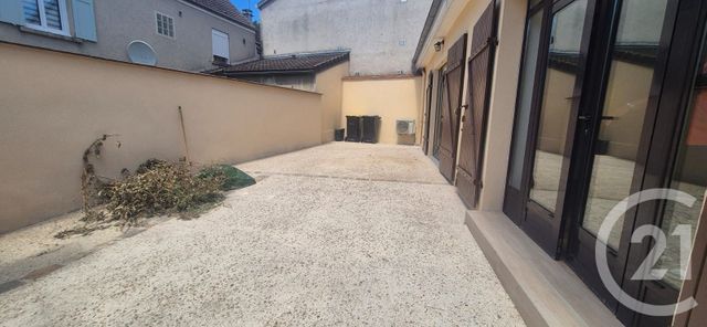 Local commercial à louer - 140.06 m2 - 77 - Seine-et-Marne