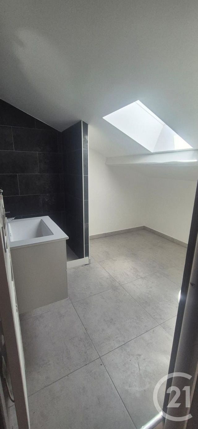 Local commercial à louer - 140.06 m2 - 77 - Seine-et-Marne