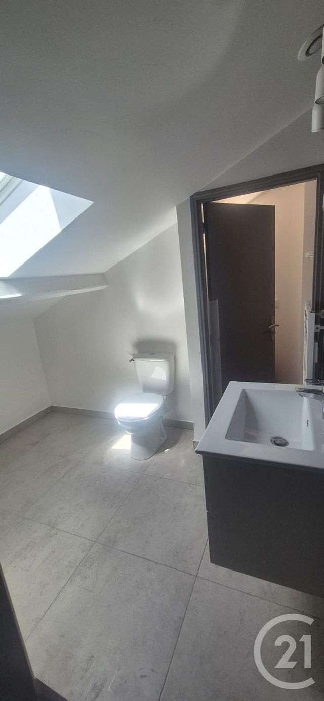 Local commercial à louer - 140.06 m2 - 77 - Seine-et-Marne