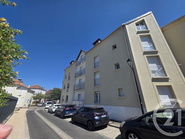 Parking &agrave; louer - 11,20 m2 - Brie Comte Robert - 77 - ILE-DE-FRANCE