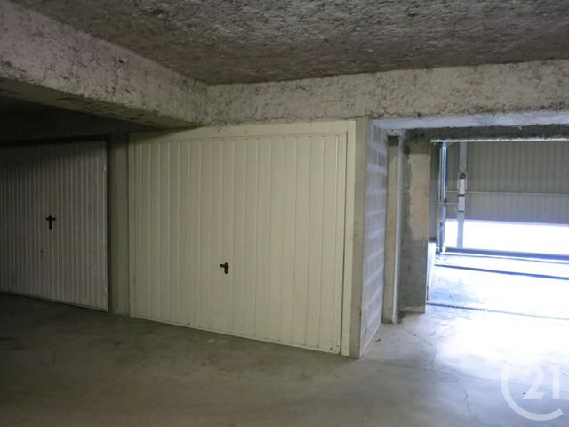 Parking &agrave; louer - 11,20 m2 - Brie Comte Robert - 77 - ILE-DE-FRANCE
