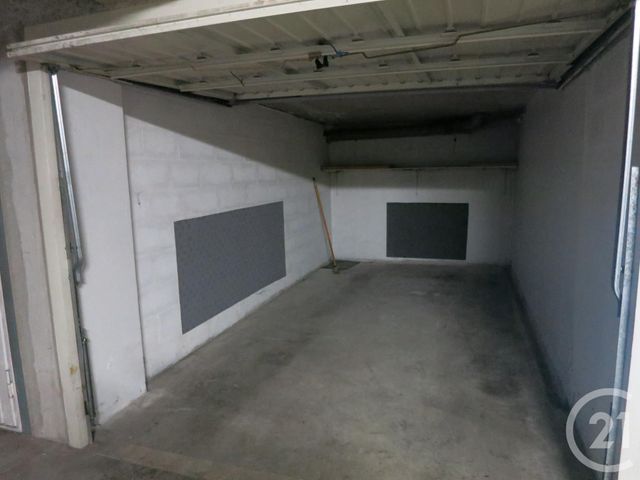Parking &agrave; louer - 11,20 m2 - Brie Comte Robert - 77 - ILE-DE-FRANCE