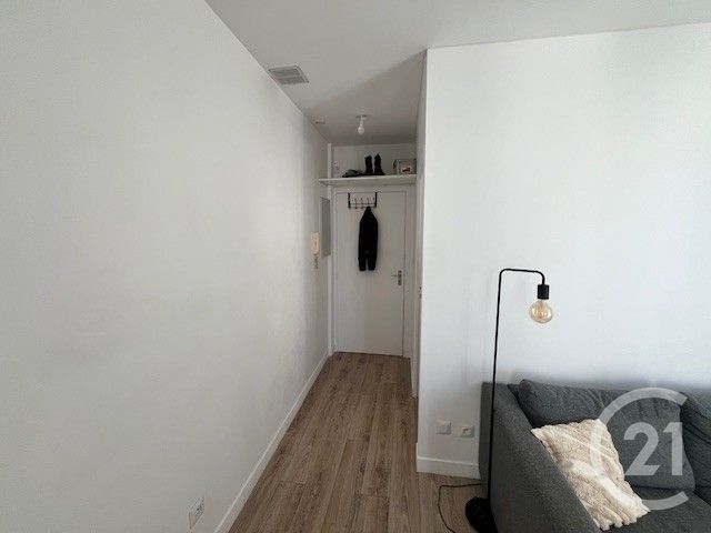 Appartement F1 &agrave; louer - 1 pi&egrave;ce - 30,33 m2 - Brie Comte Robert - 77 - ILE-DE-FRANCE