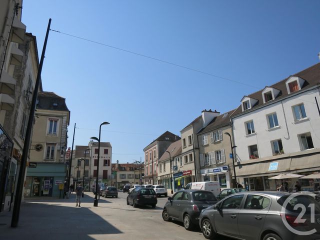 Appartement F1 &agrave; louer - 1 pi&egrave;ce - 30,33 m2 - Brie Comte Robert - 77 - ILE-DE-FRANCE