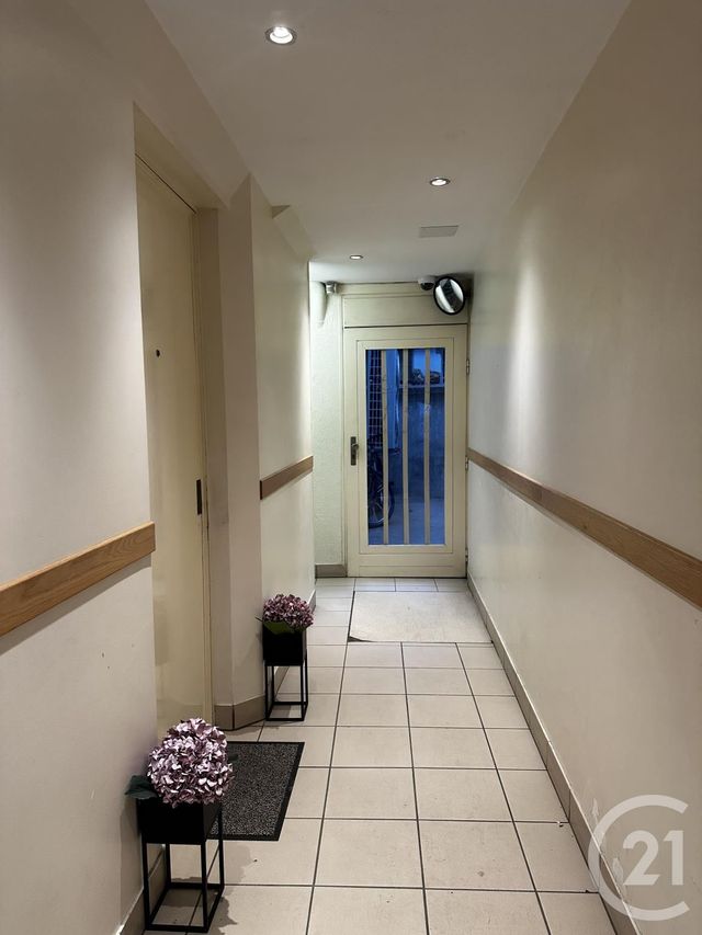 Appartement F1 &agrave; louer - 1 pi&egrave;ce - 30,33 m2 - Brie Comte Robert - 77 - ILE-DE-FRANCE