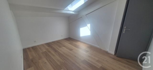 Appartement &agrave; louer - 5 pi&egrave;ces - 140,06 m2 - Servon - 77 - ILE-DE-FRANCE