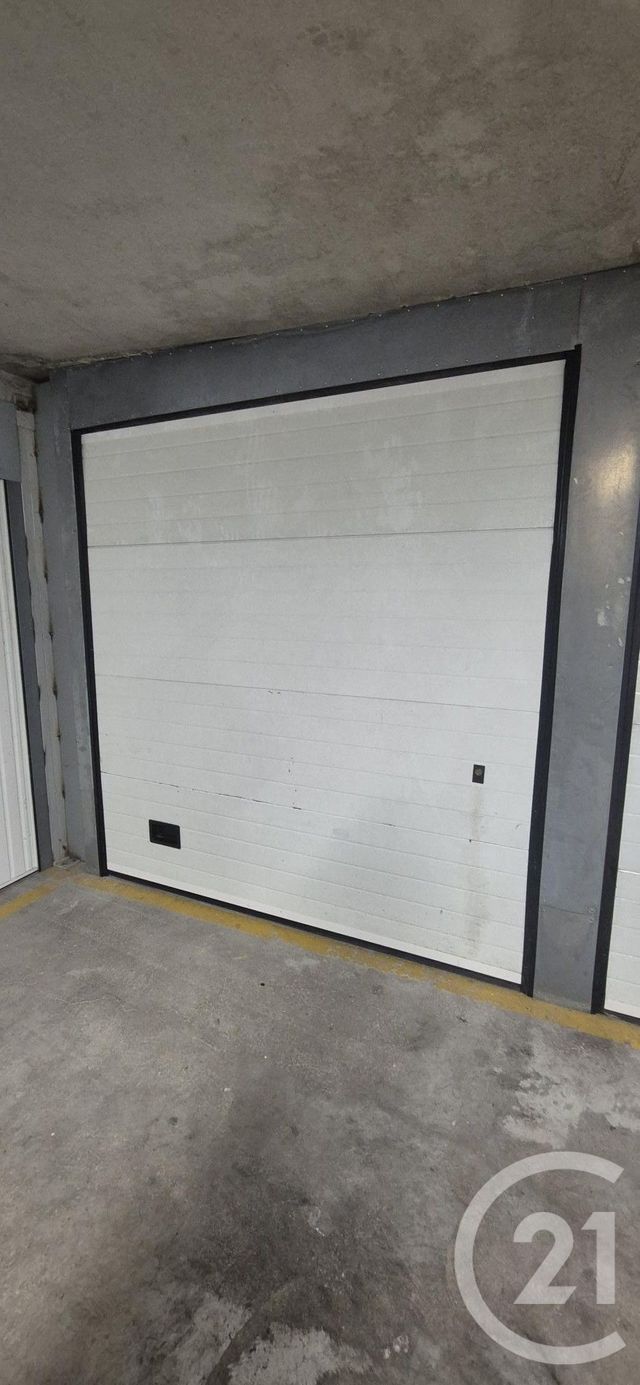 Parking &agrave; louer - 20 m2 - Brie Comte Robert - 77 - ILE-DE-FRANCE