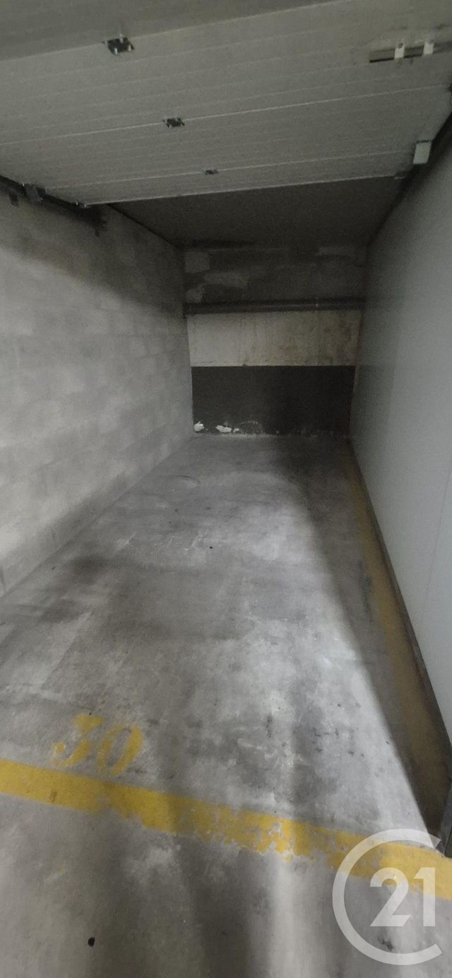 Parking &agrave; louer - 20 m2 - Brie Comte Robert - 77 - ILE-DE-FRANCE