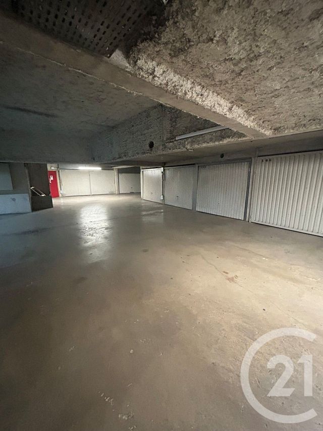 Parking &agrave; louer - 20 m2 - Brie Comte Robert - 77 - ILE-DE-FRANCE