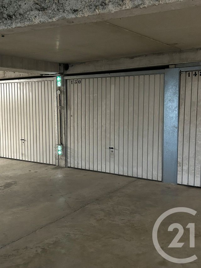Parking &agrave; louer - 20 m2 - Brie Comte Robert - 77 - ILE-DE-FRANCE