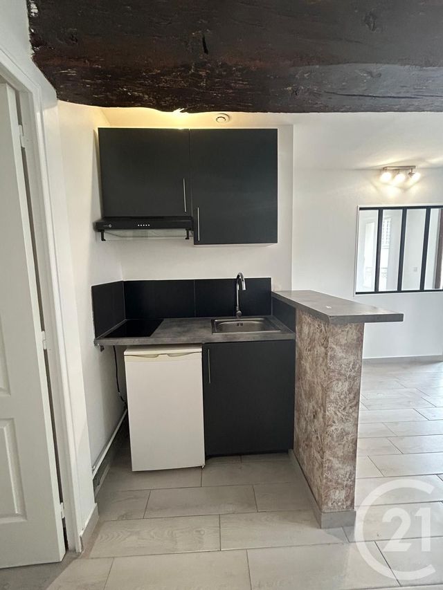 Appartement F1 &agrave; louer - 1 pi&egrave;ce - 30,27 m2 - Brie Comte Robert - 77 - ILE-DE-FRANCE