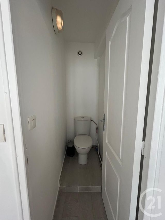 Appartement F1 &agrave; louer - 1 pi&egrave;ce - 30,27 m2 - Brie Comte Robert - 77 - ILE-DE-FRANCE