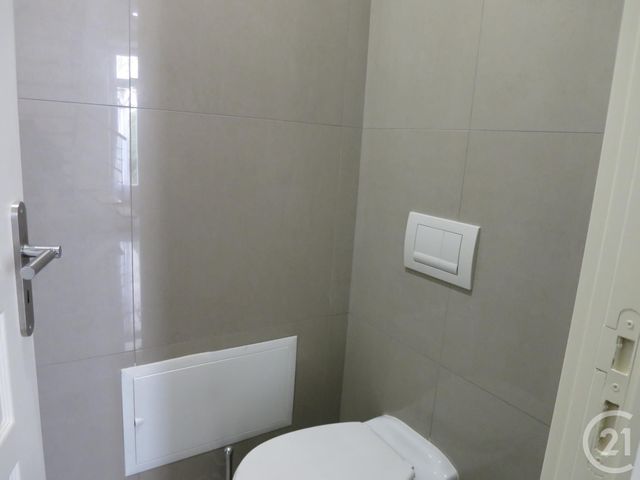 Appartement F3 &agrave; louer - 3 pi&egrave;ces - 50,45 m2 - Brie Comte Robert - 77 - ILE-DE-FRANCE