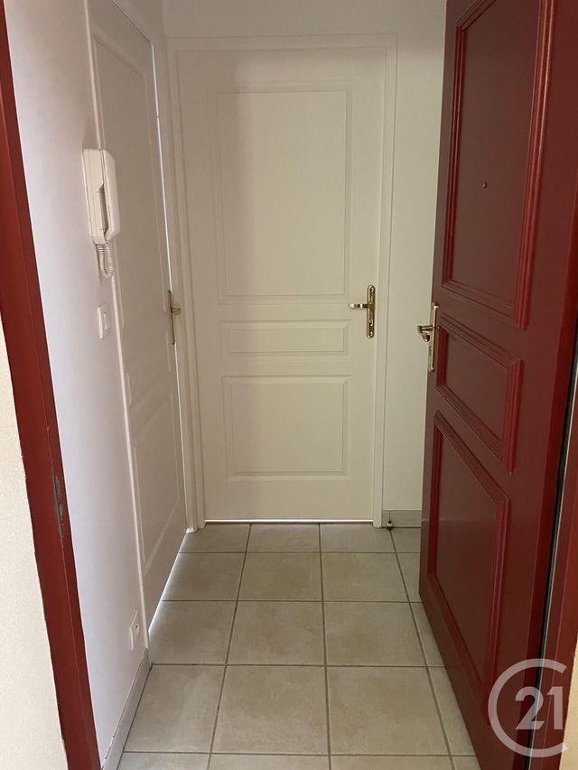 Appartement F2 &agrave; louer - 2 pi&egrave;ces - 51,89 m2 - Brie Comte Robert - 77 - ILE-DE-FRANCE