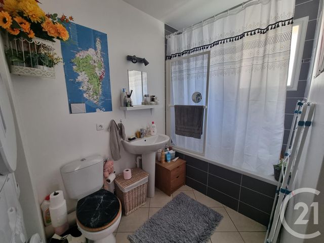 Appartement F2 &agrave; louer - 2 pi&egrave;ces - 39,67 m2 - Brie Comte Robert - 77 - ILE-DE-FRANCE