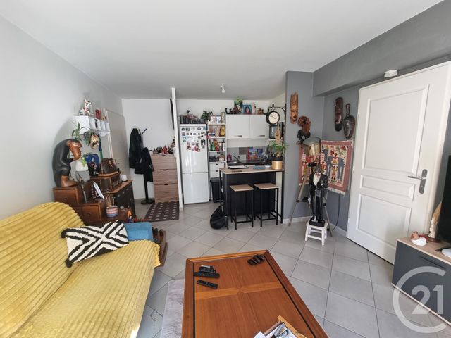 Appartement F2 &agrave; louer - 2 pi&egrave;ces - 39,67 m2 - Brie Comte Robert - 77 - ILE-DE-FRANCE